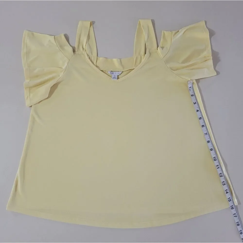 Cato Women's Yellow Cold Shoulder Short Sleeve Jersey Knit Pullover Top